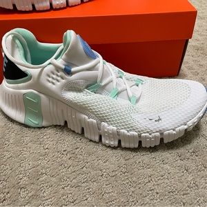 NWT Nike Womens Free Metcon size 11 white